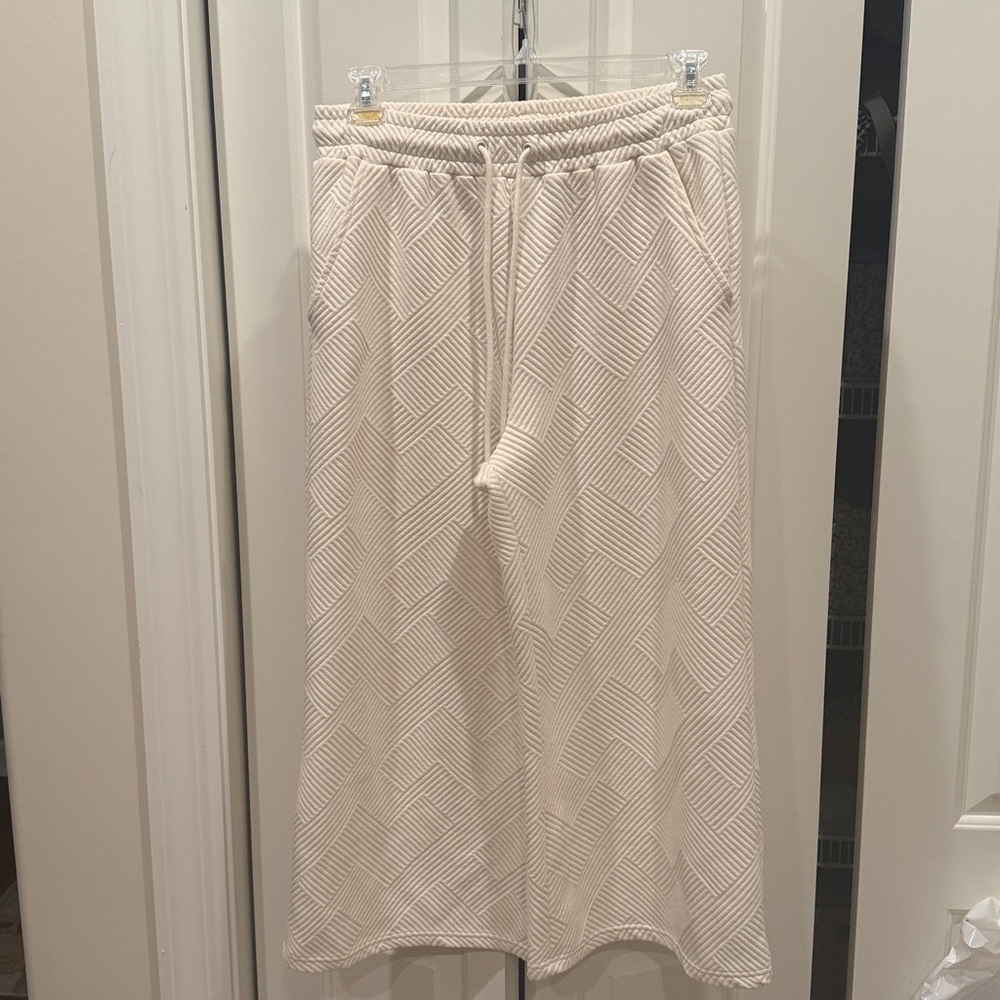 See and Be Seen women’s Cream Textured Wide-Leg Pants size Large